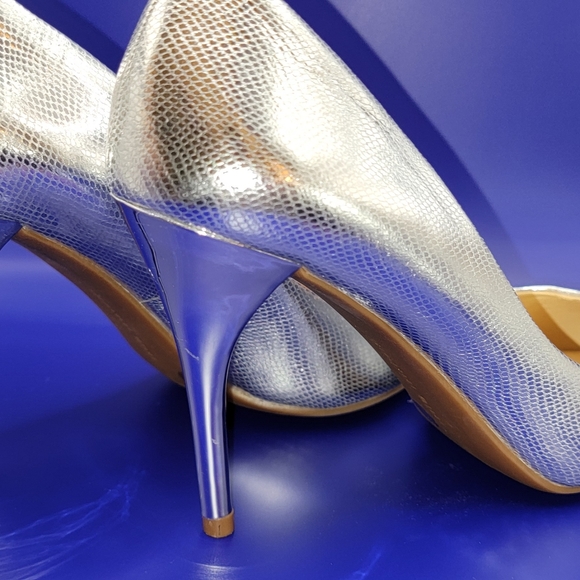 Gianni Bini Silver/Chrome Heels - Picture 4 of 5